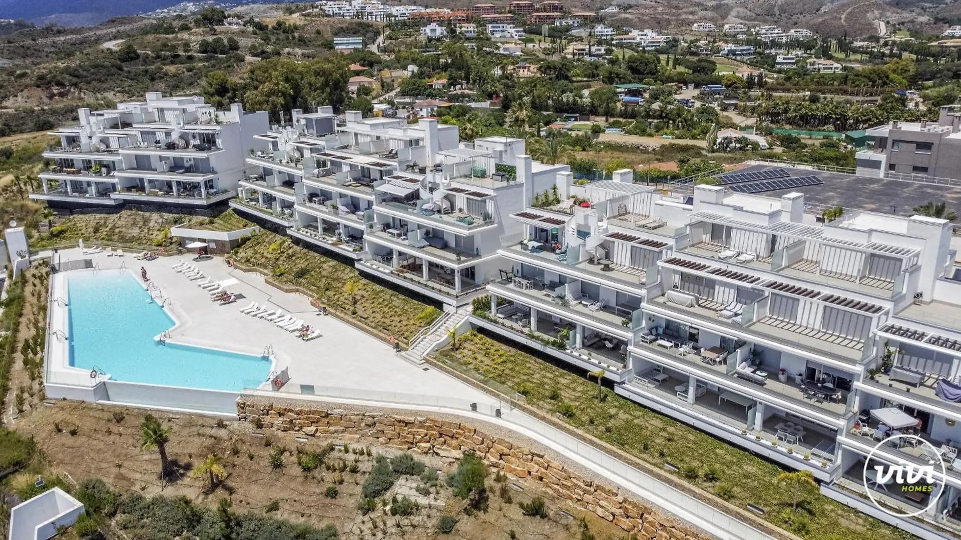 Vivi Homes - Lima Pool, Sunny Terrace & Beach Estepona Spain